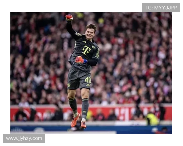 埃芬博格：诺伊尔续约助力乌尔比希成长